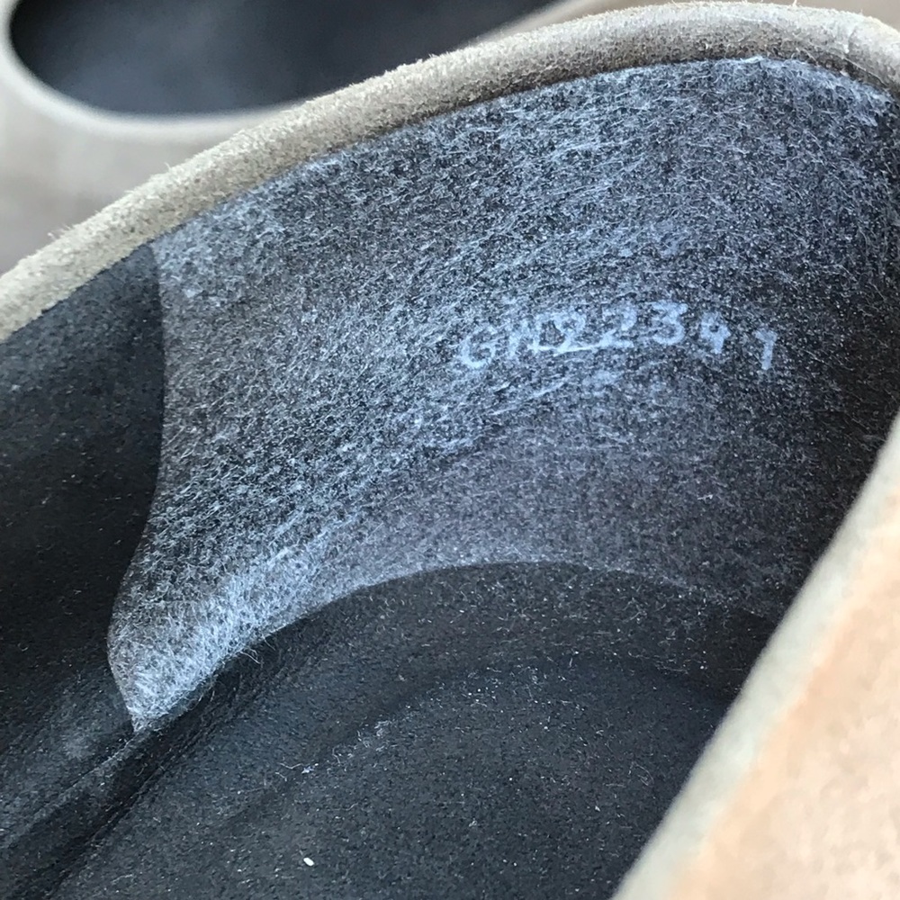 Stuart Weitzman Classic Suede Pump | Size 8.5 - image 7